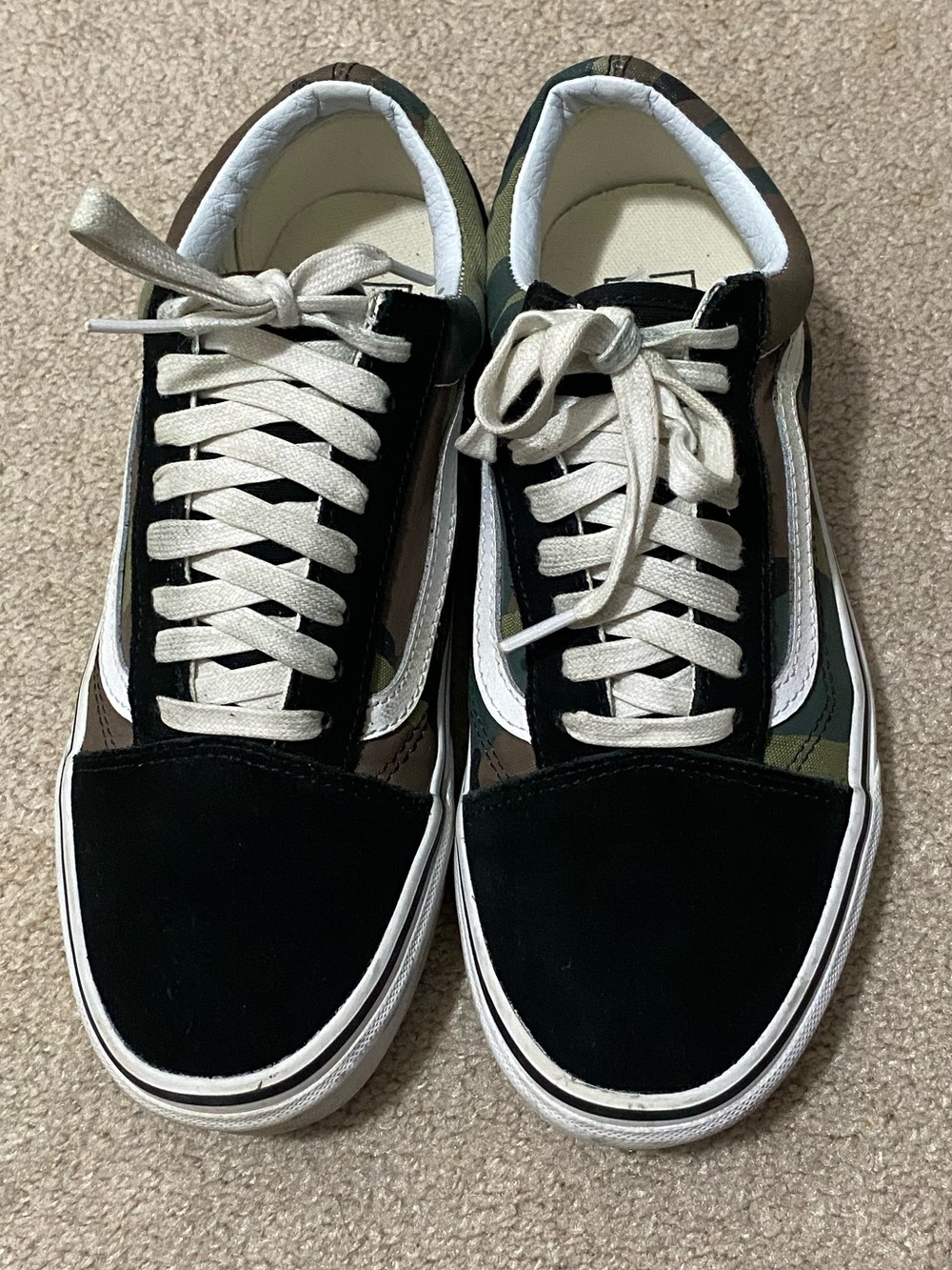 Vans Classic Low-Top Sneakers in Black and Camouflage size 6.5 men’s/ 8 women’s